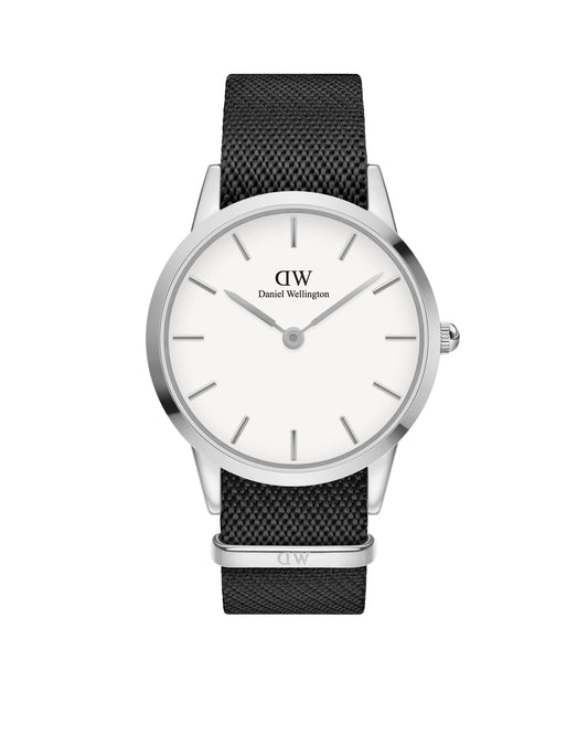 Daniel Wellington DW00100677 watch for man with a black dial and nylon strap.